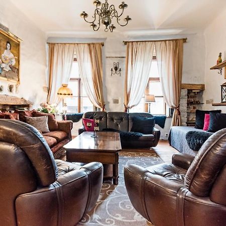 Historical Two-Bedroom Apartment With Sauna, Jacuzzi And Fireplace Таллин Экстерьер фото